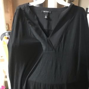 White House Black Market women’s medium top